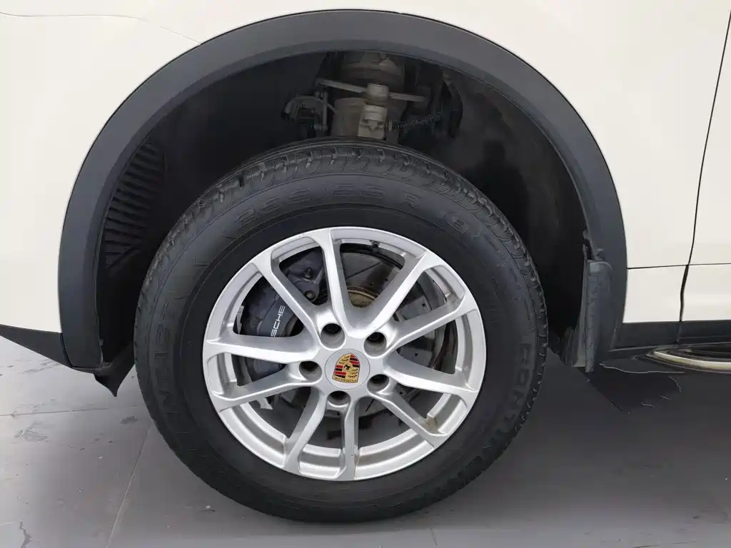 Porsche Cayenne 2015 — фото 17