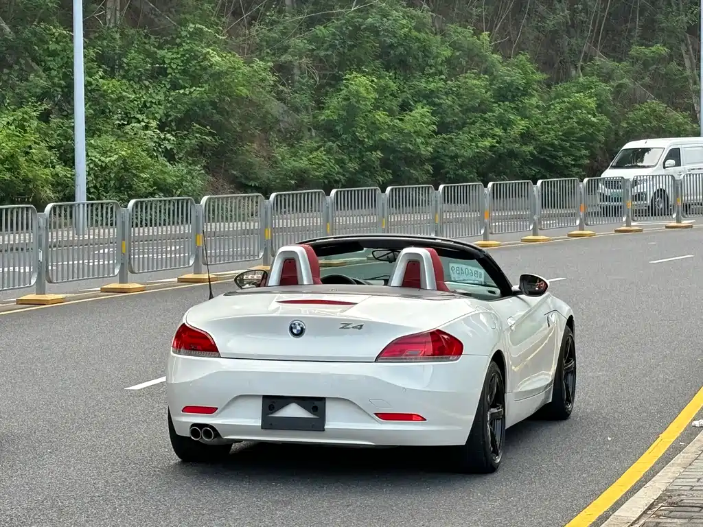 BMW Z4 2013 — фото 17