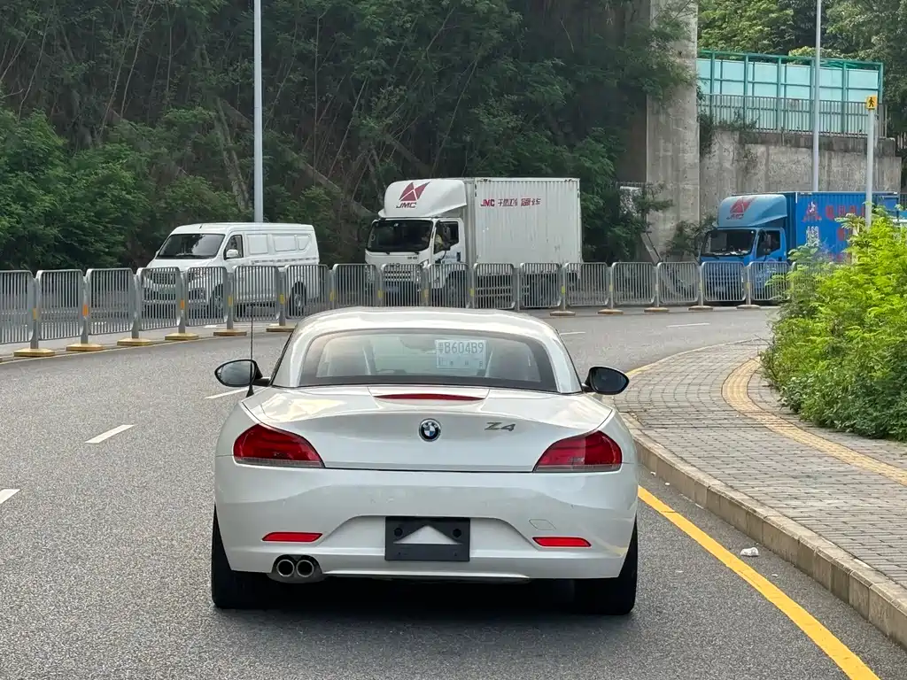 BMW Z4 2013 — фото 19