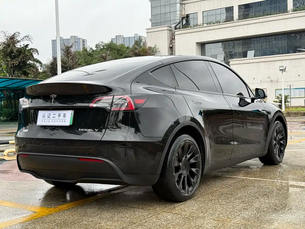 Tesla Model Y 2022 — фото 10
