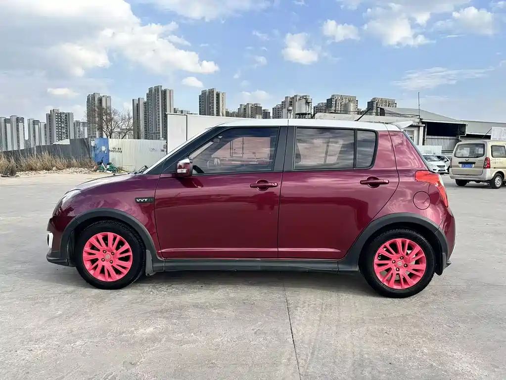 Suzuki Swift 2014 — фото 11