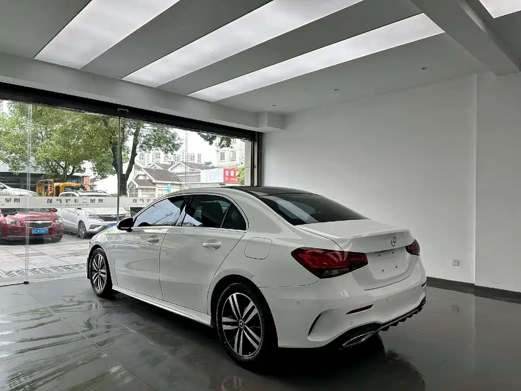 Mercedes-Benz A-Class 2020 — фото 7