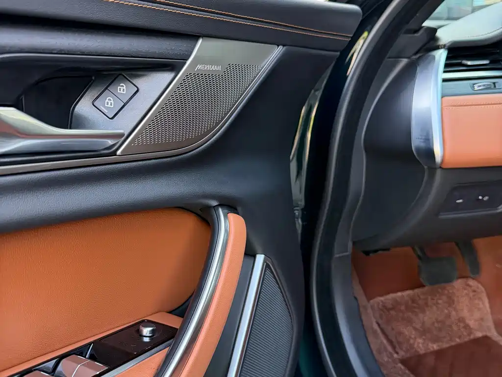 Jaguar XFL 2023 — фото 12
