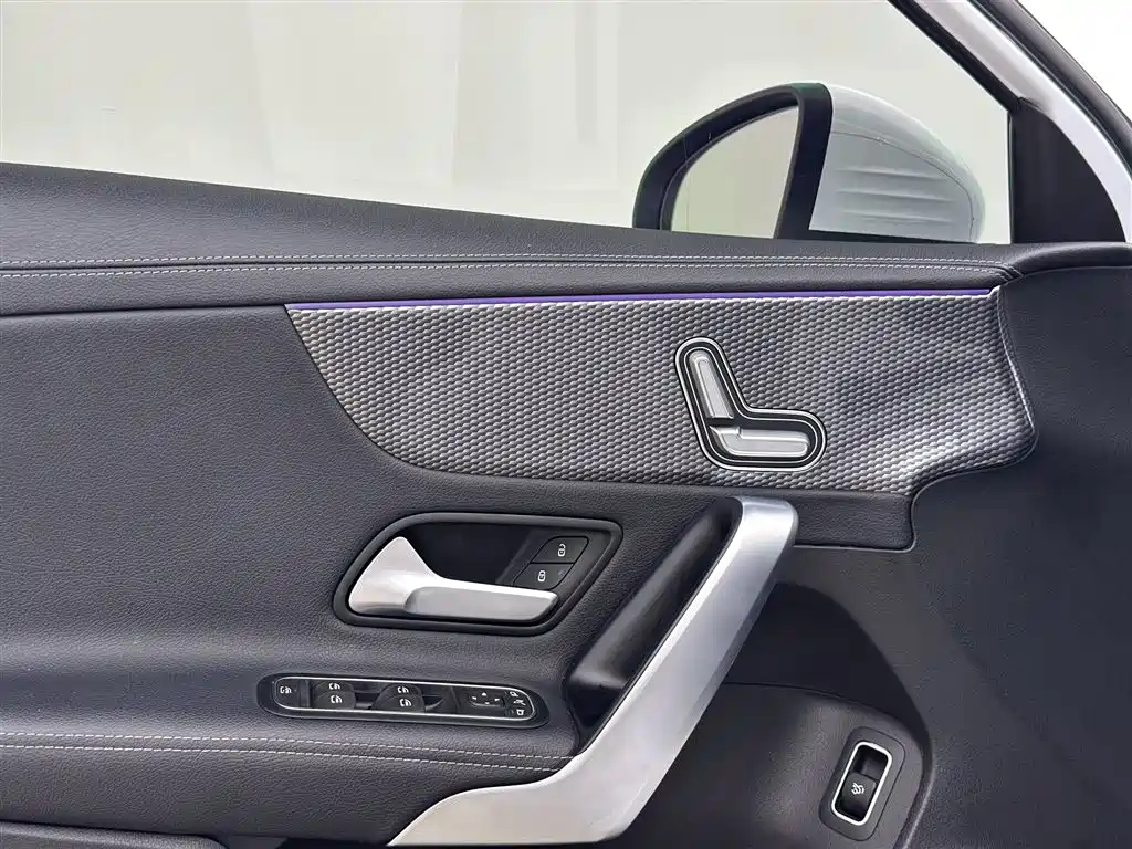 Mercedes-Benz A-Class 2020 — фото 13
