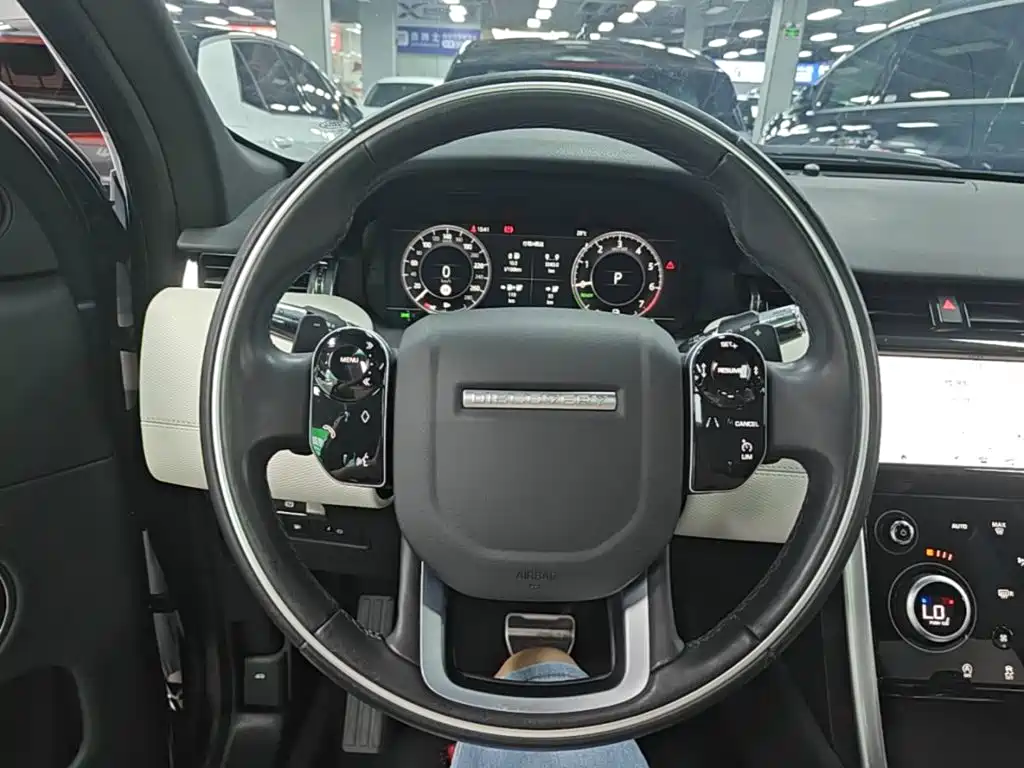 Land Rover Discovery Sport Hybrid 2021 — фото 11