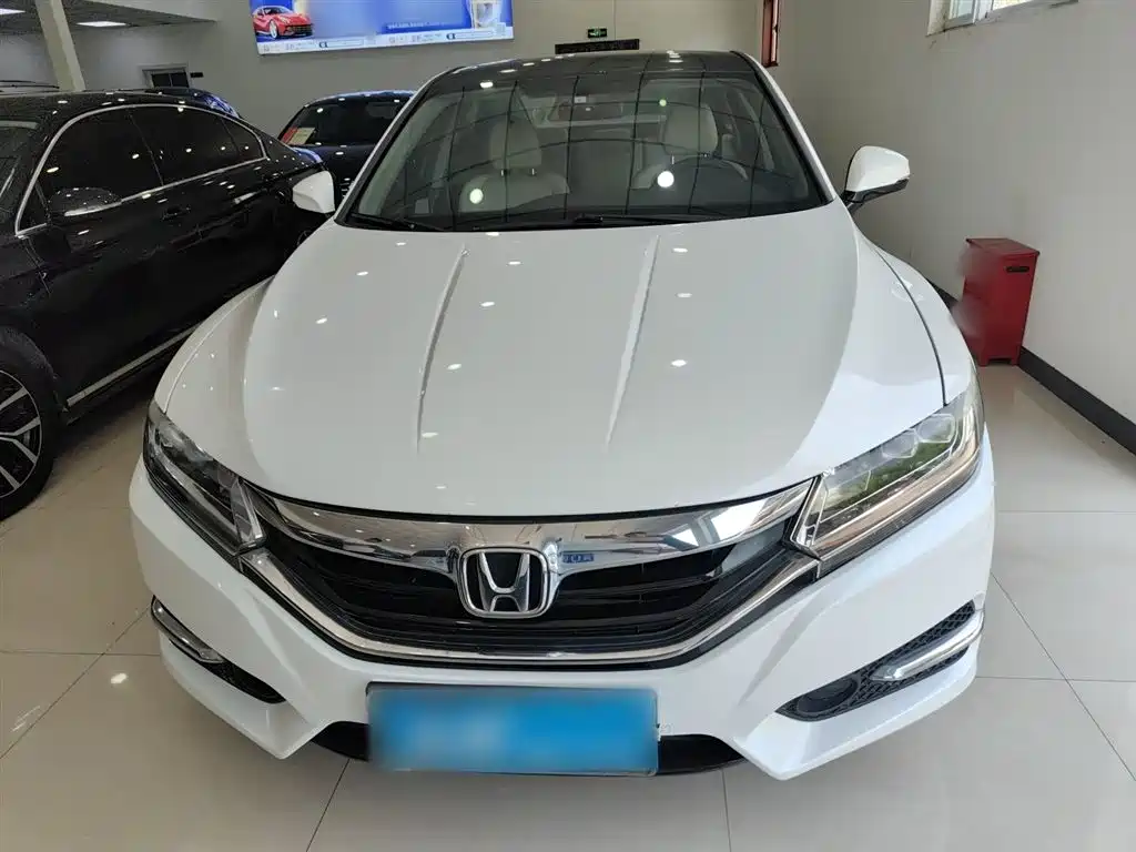 Honda Spirior 2016 — фото 6