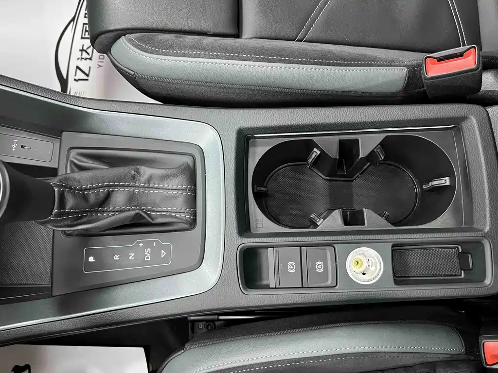 Audi Q3 Sportback 2023 — фото 12