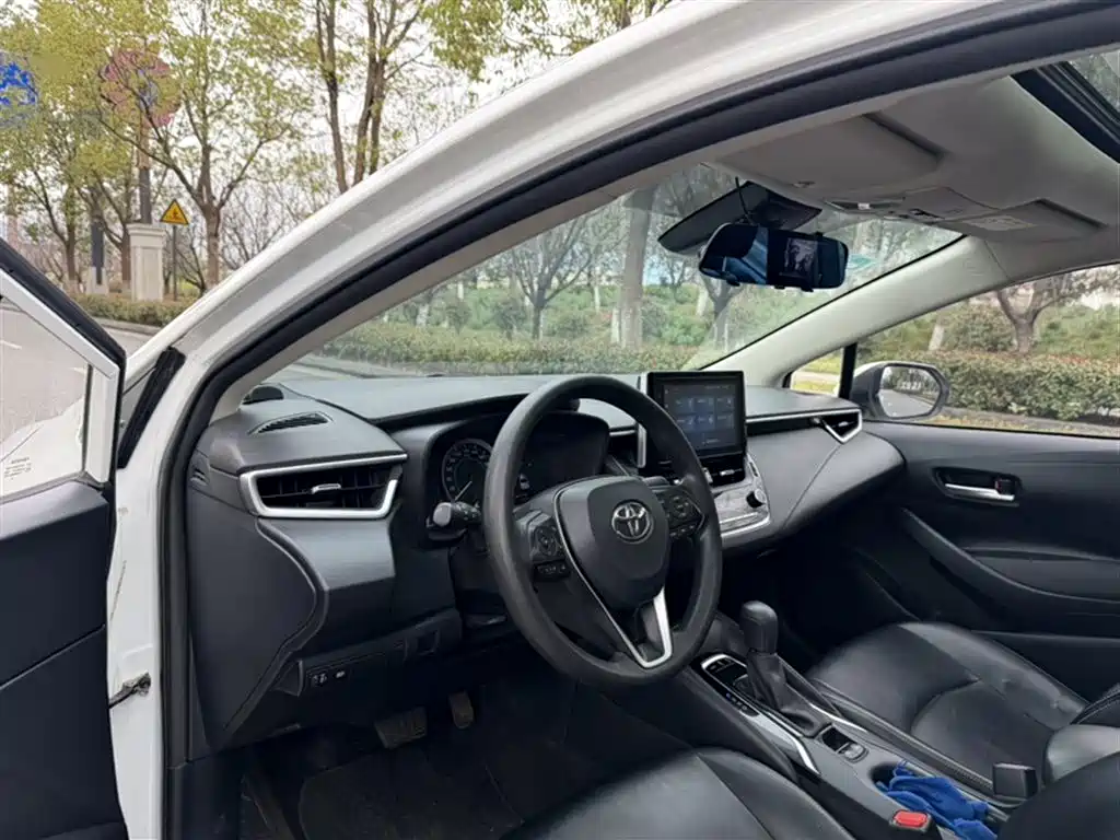 Toyota Corolla 2020 — фото 22