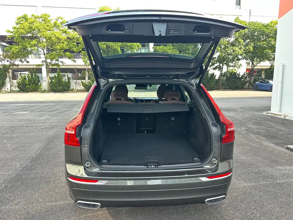Volvo XC60 2021 — фото 33