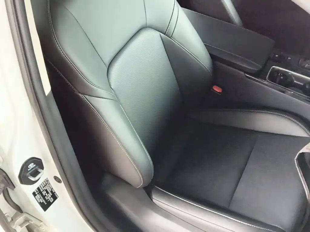 Toyota Camry 2025 — фото 25