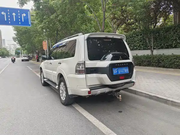 Mitsubishi Pajero 2019