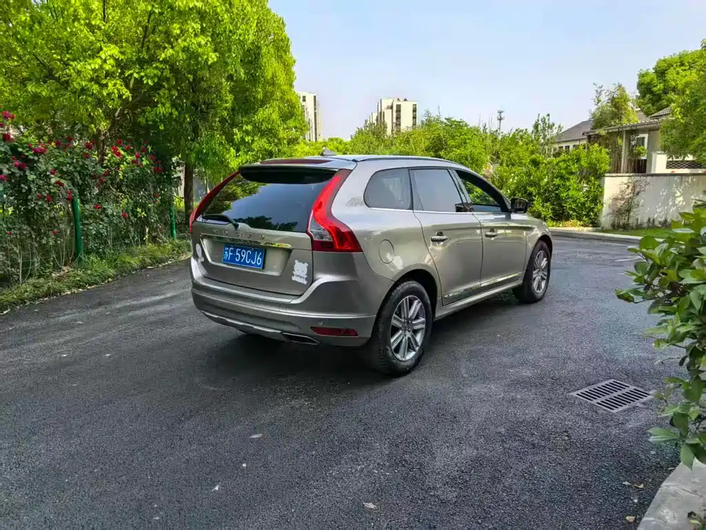 Volvo XC60 2015 — фото 7