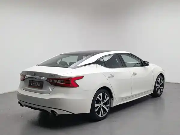 Nissan Sima 2018