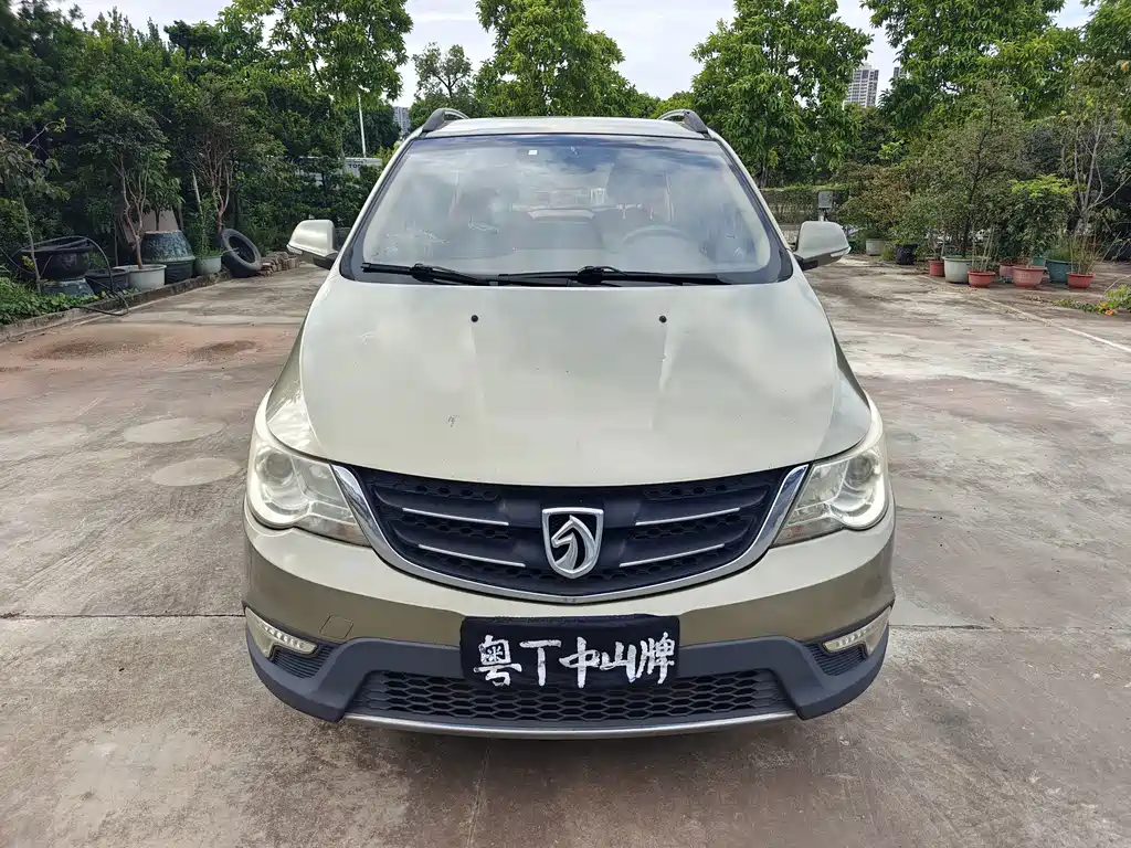 Baojun 730 2015