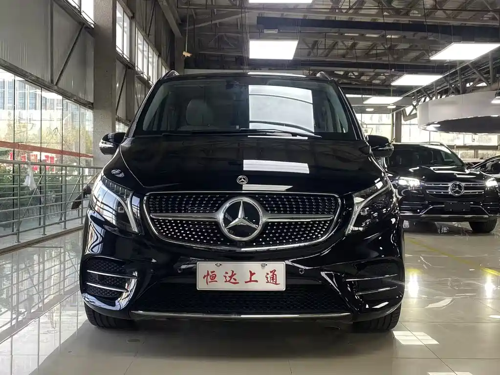 Mercedes-Benz V-Class 2023 — фото 21
