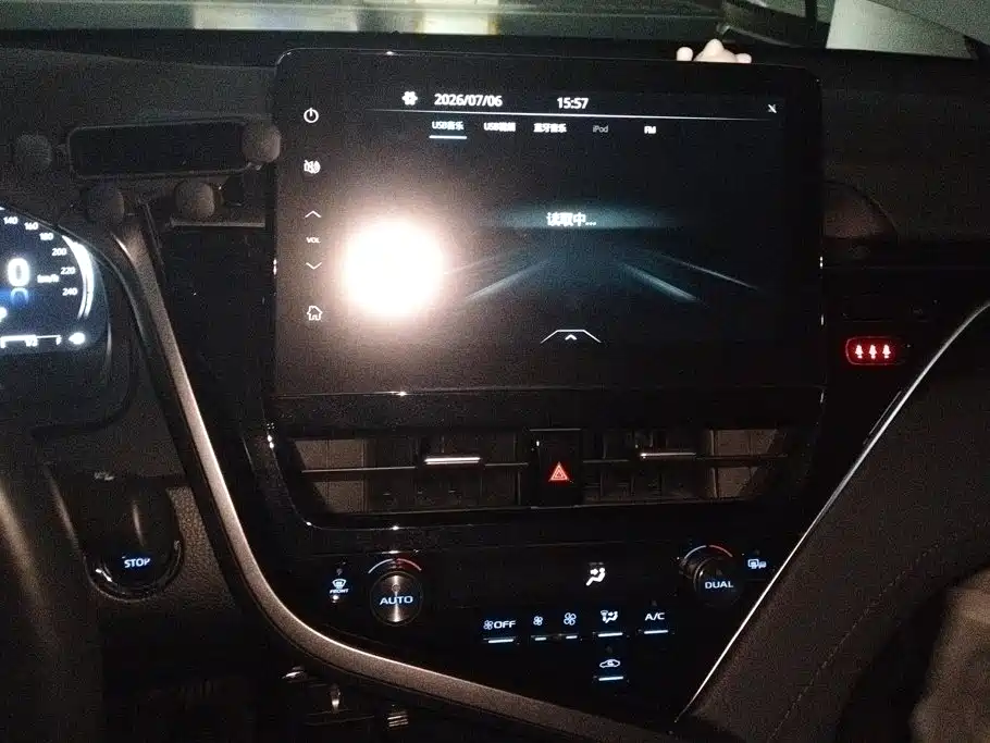 Toyota Camry 2021 — фото 13