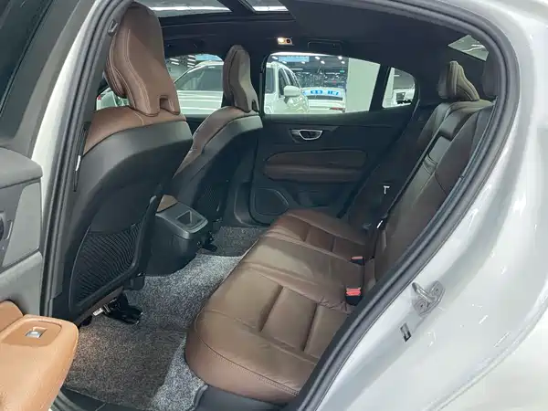 Volvo S60 2021