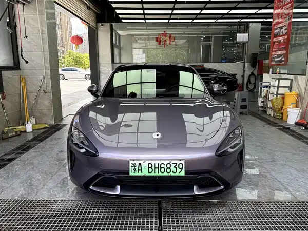 Xiaomi SU7 2024