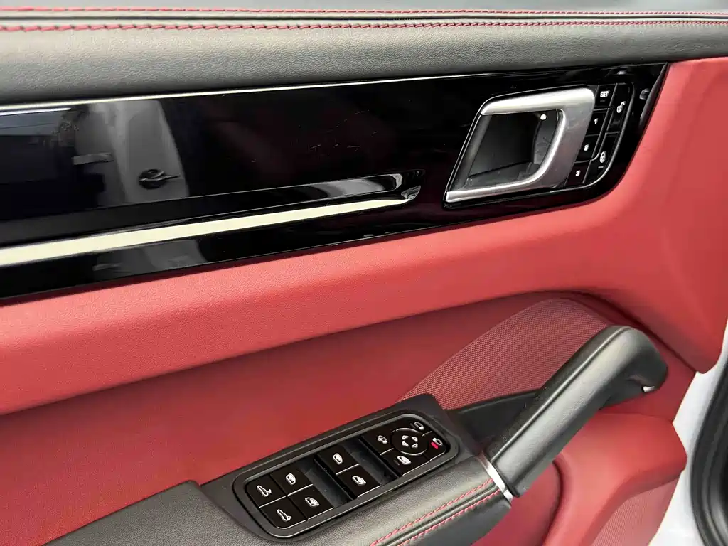 Porsche Cayenne 2018 — фото 14