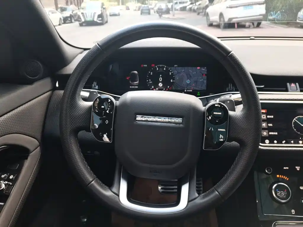 Land Rover Range Rover Evoque 2021 — фото 11