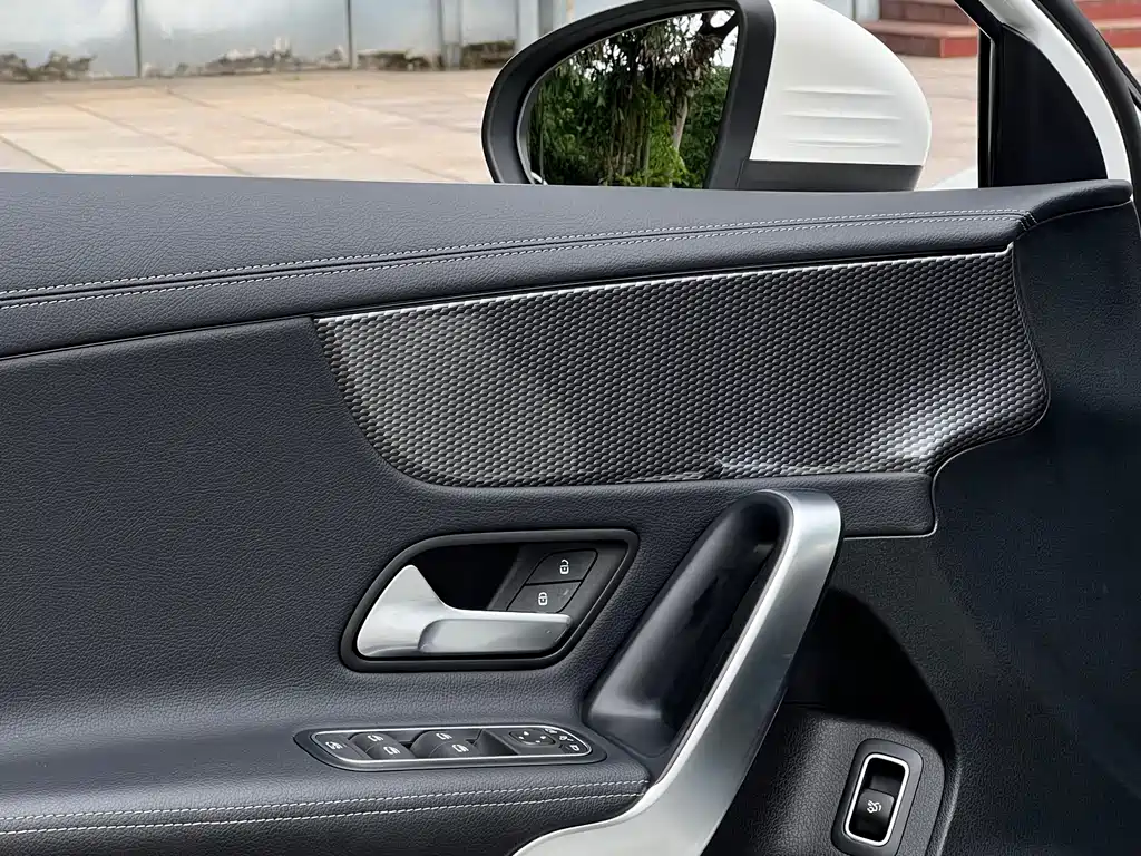 Mercedes-Benz A-Class 2022 — фото 16