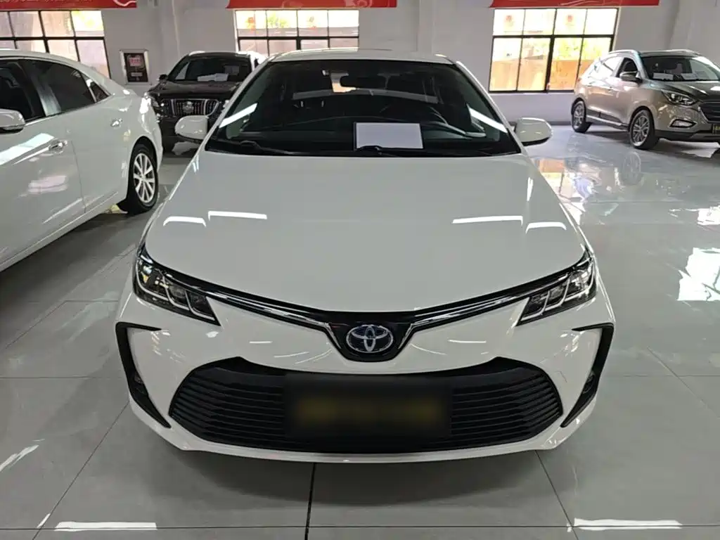 Toyota Corolla 2023 — фото 3