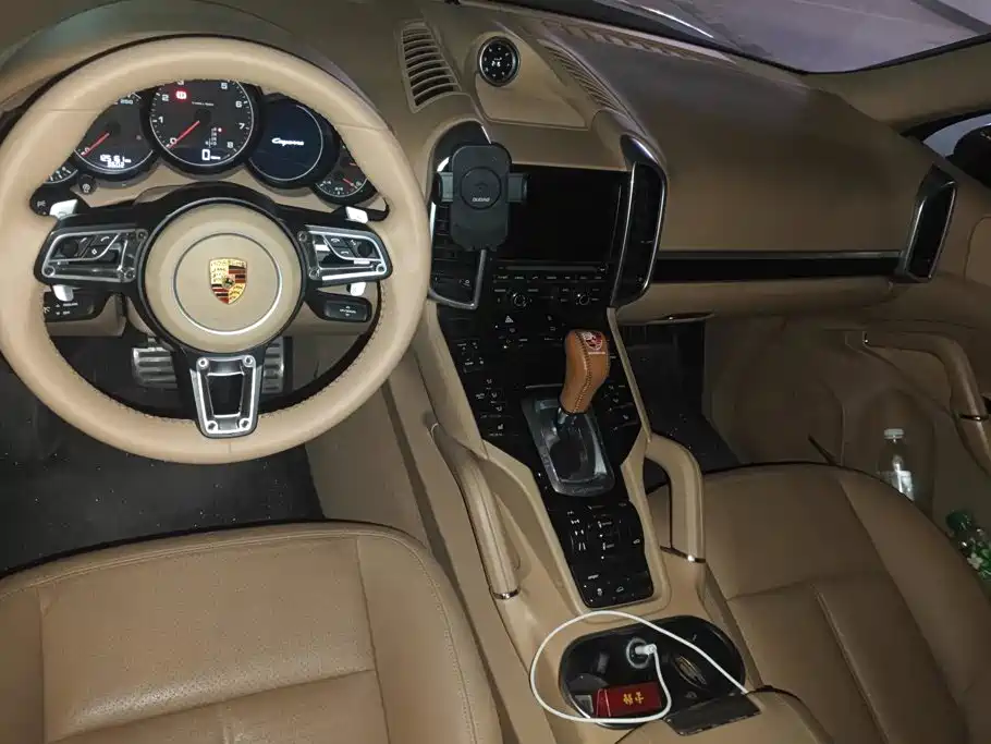 Porsche Cayenne 2014 — фото 12