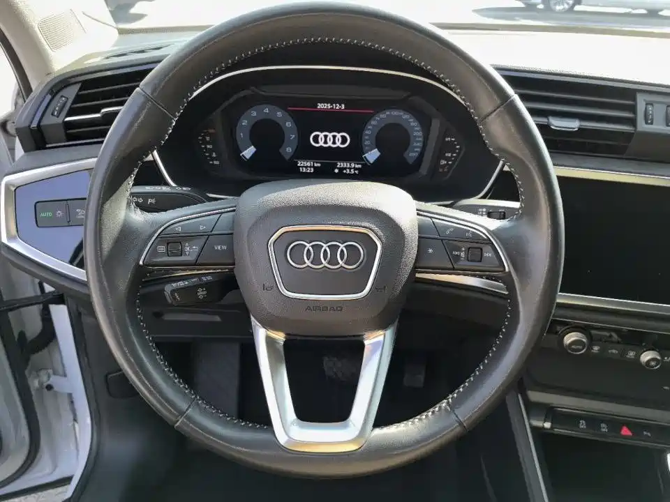 Audi Q3 2022 — фото 10