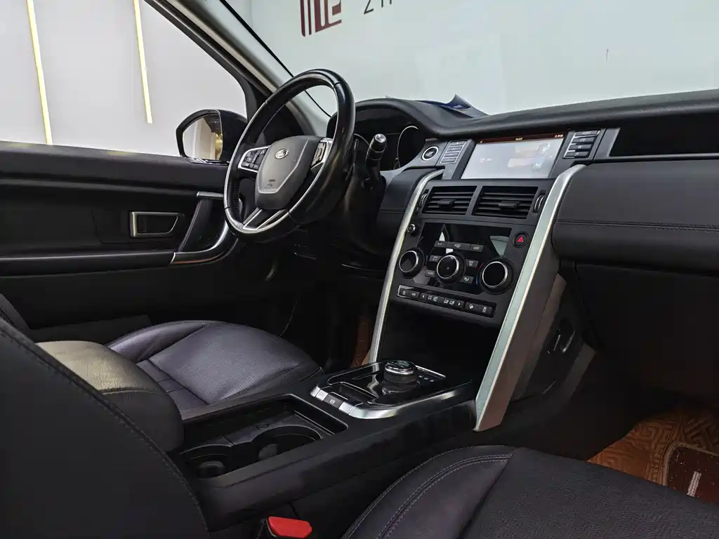 Land Rover Discovery Sport 2018 — фото 9