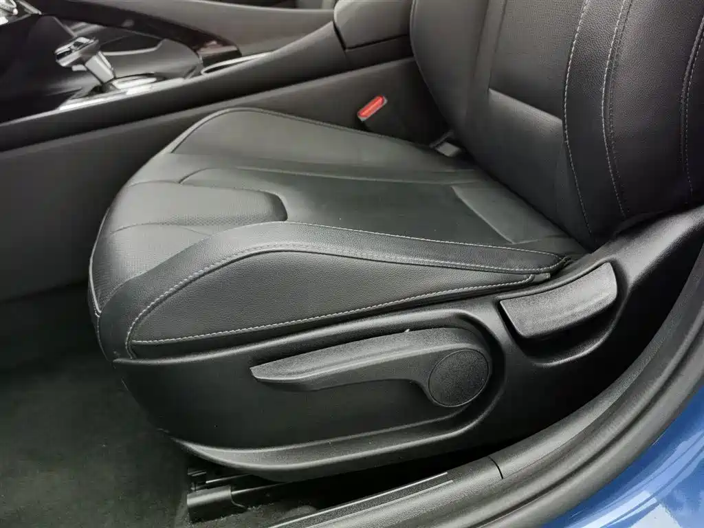 Hyundai Elantra 2023 — фото 20