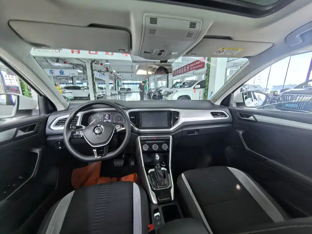 Volkswagen T-Roc 2018 — фото 4