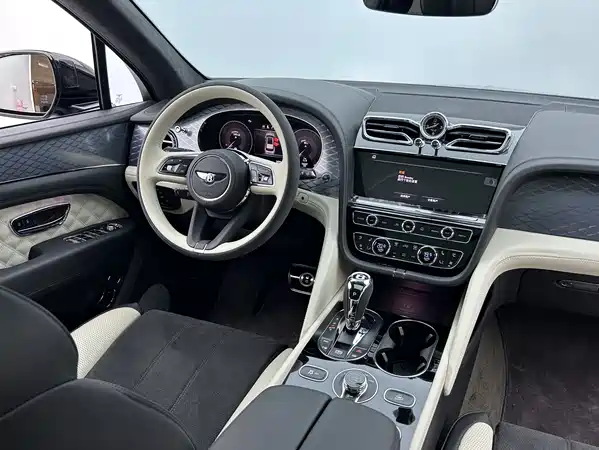 Bentley Bentayga 2023