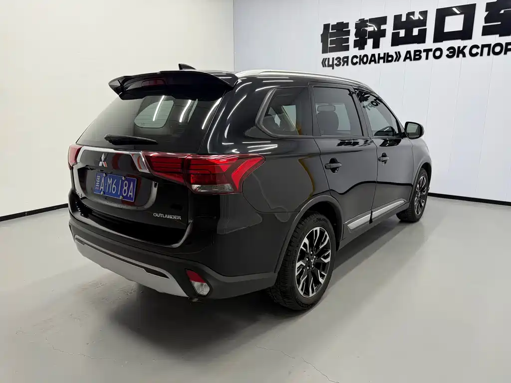 Mitsubishi Outlander 2021 — фото 5