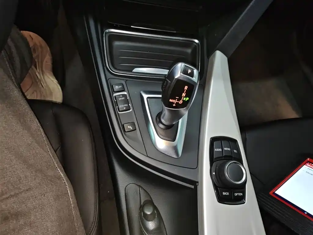 BMW 3 Series 2015 — фото 14