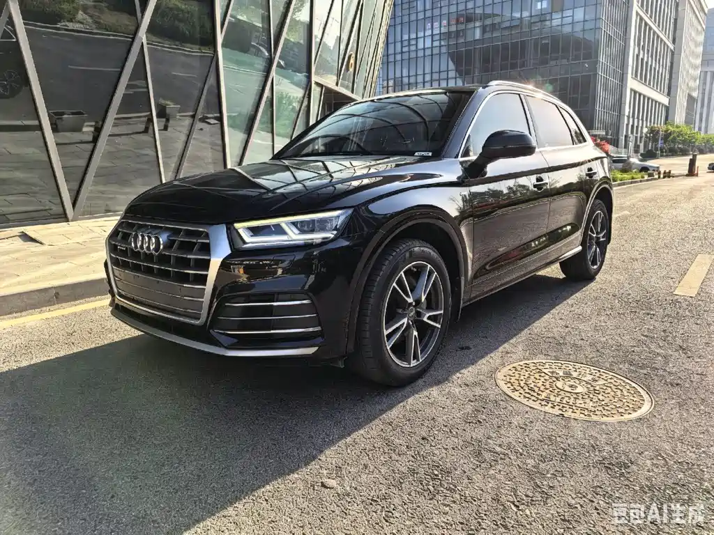 Audi Q5L 2021 — фото 1
