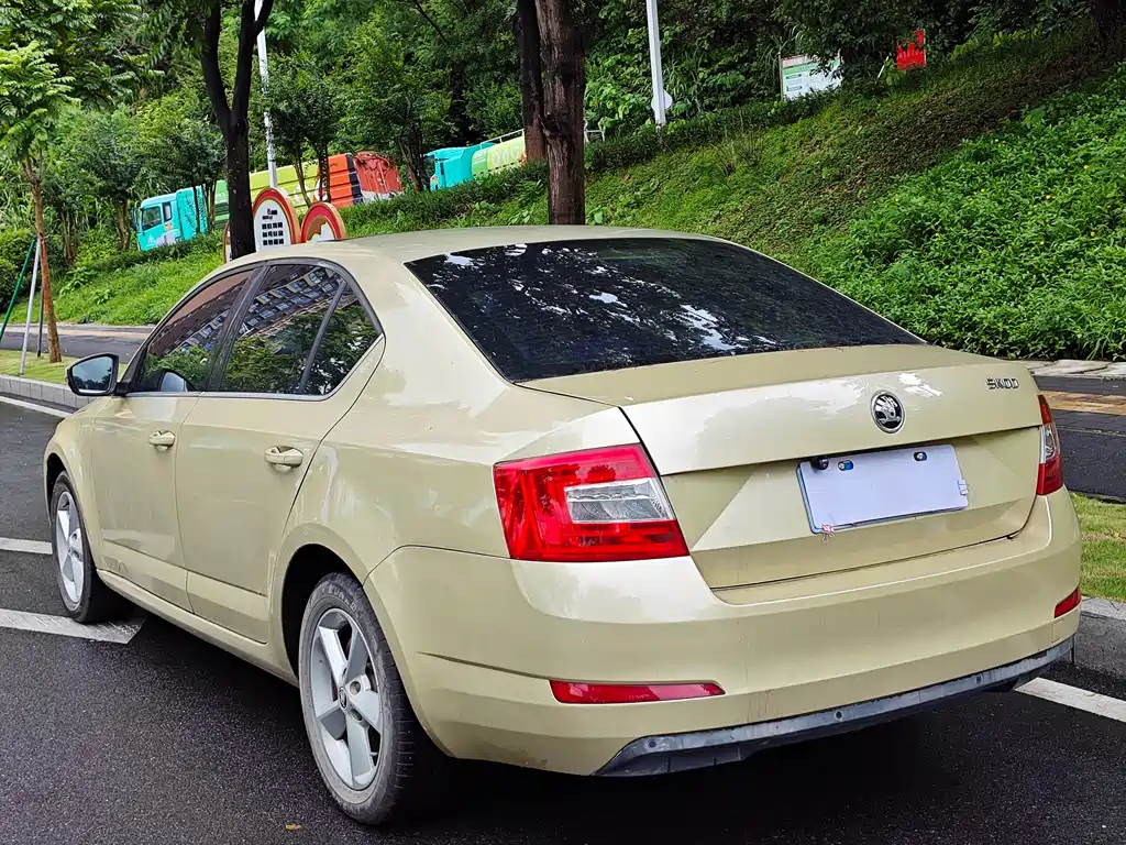 Skoda Octavia 2015 — фото 11