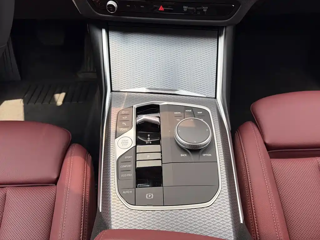 BMW 3 Series 2025 — фото 14