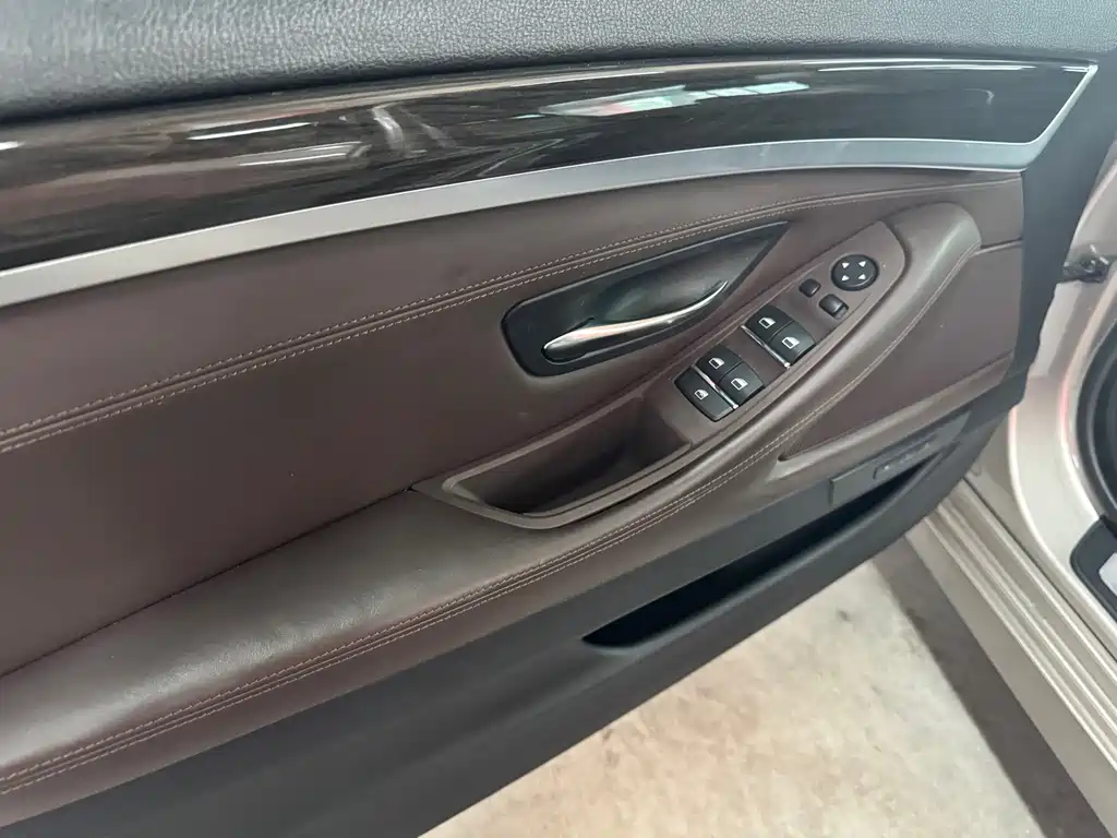 BMW 5 Series 2014 — фото 10