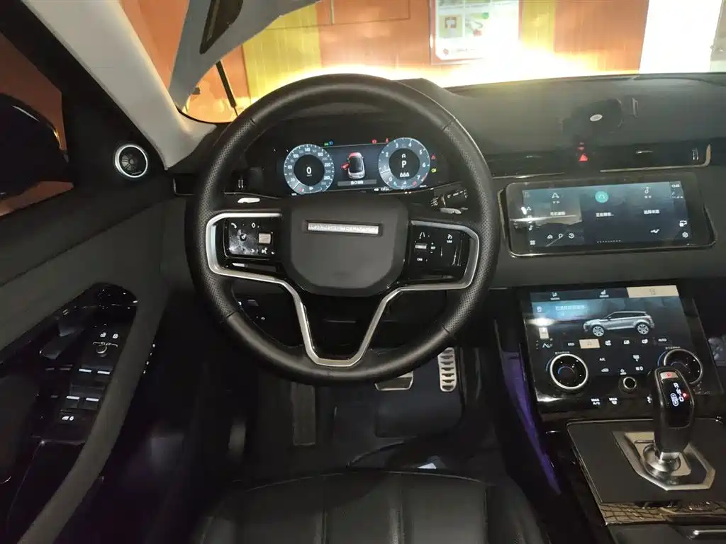 Land Rover Evoque 2024 — фото 3