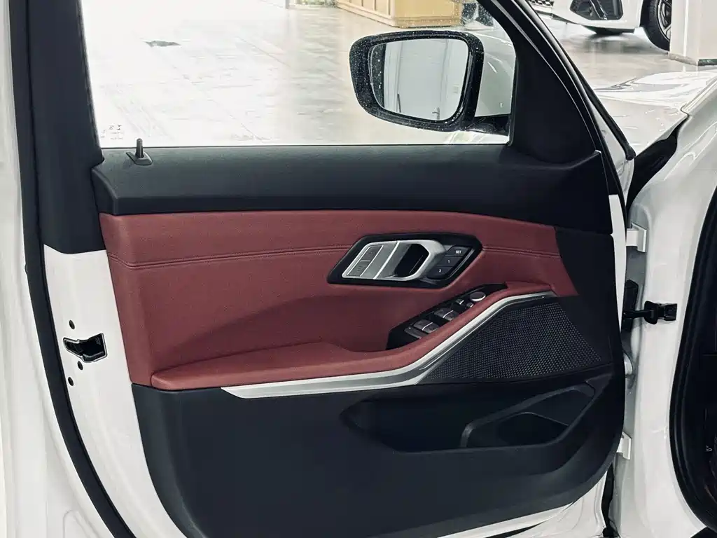 BMW 3 Series 2021 — фото 12