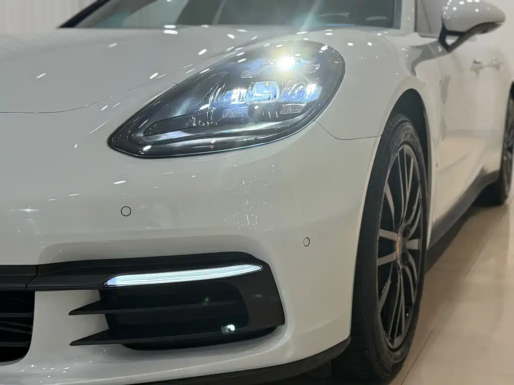 Porsche Panamera 2018 — фото 7