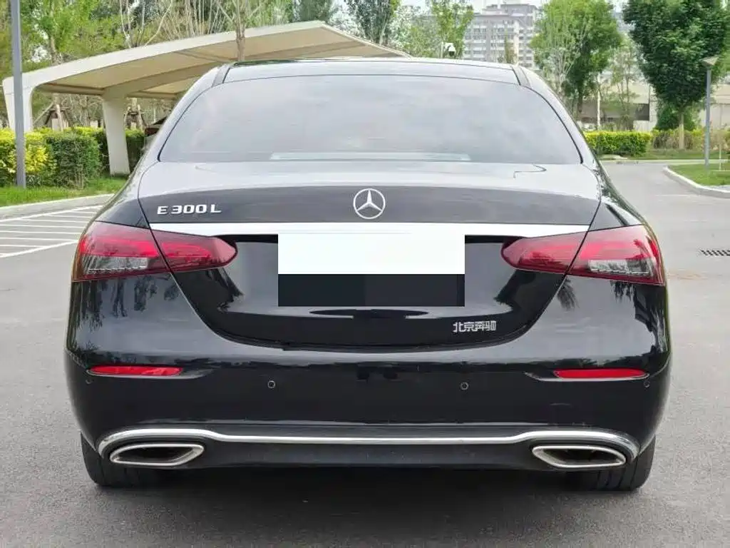 Mercedes-Benz E-Class 2023 — фото 8