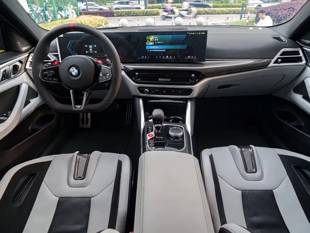 BMW M4 2025 — фото 10