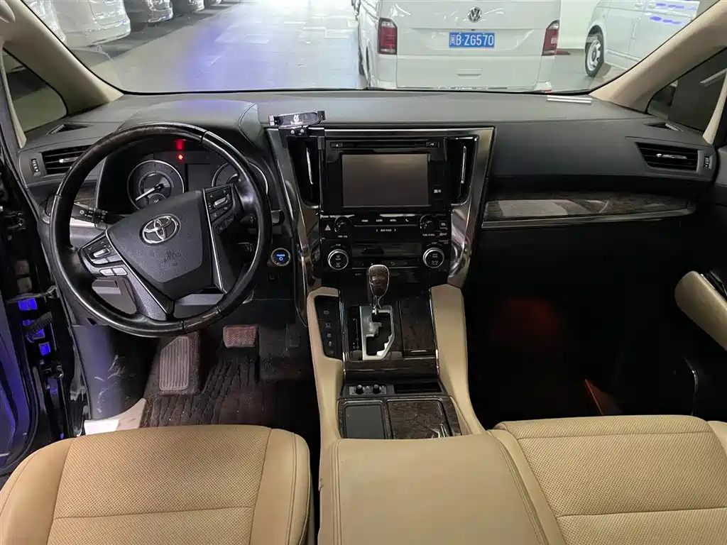 Toyota Alphard 2020 — фото 7