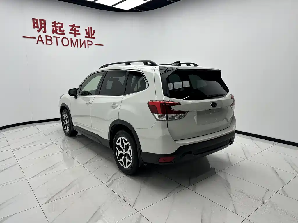 Subaru Forester 2024 — фото 8