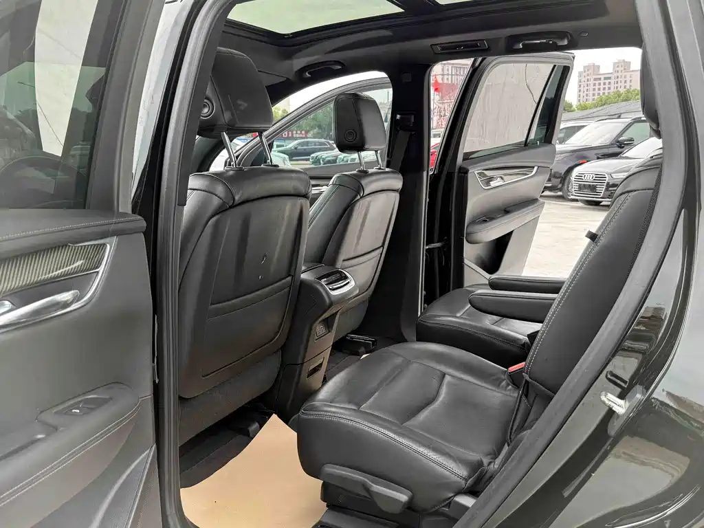 Cadillac XT6 2020 — фото 10