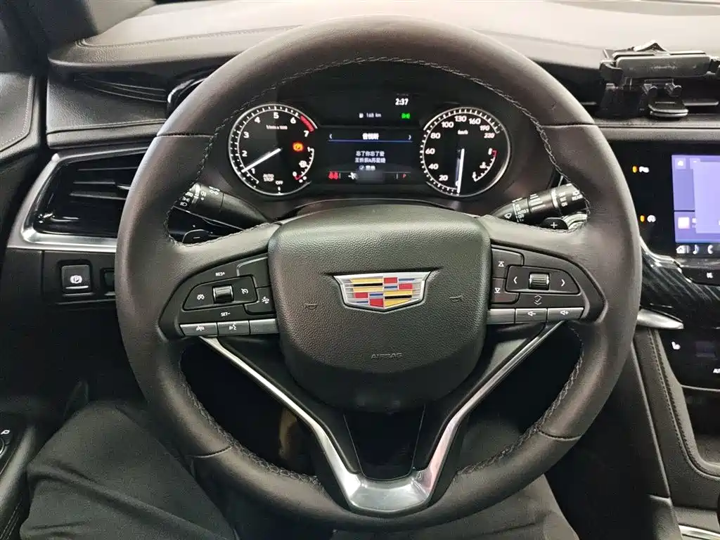 Cadillac XT6 2023 — фото 10