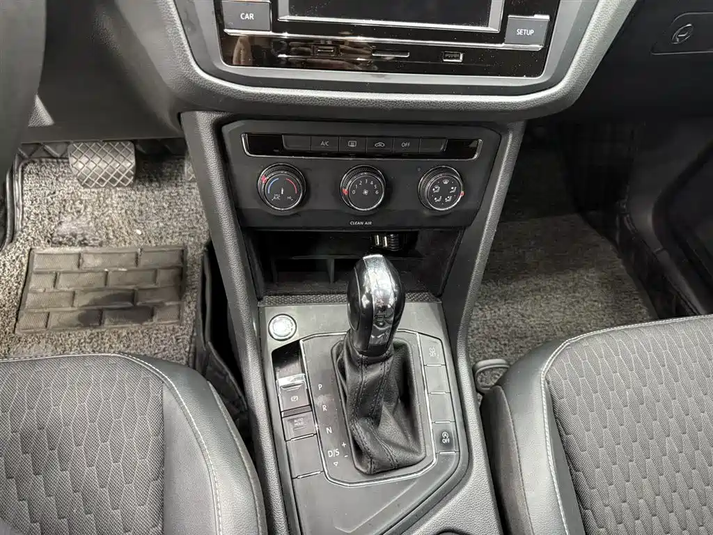 Volkswagen Tiguan L 2021 — фото 15