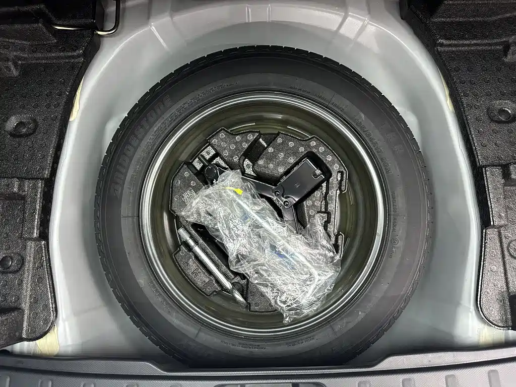 Subaru Forester 2024 — фото 18