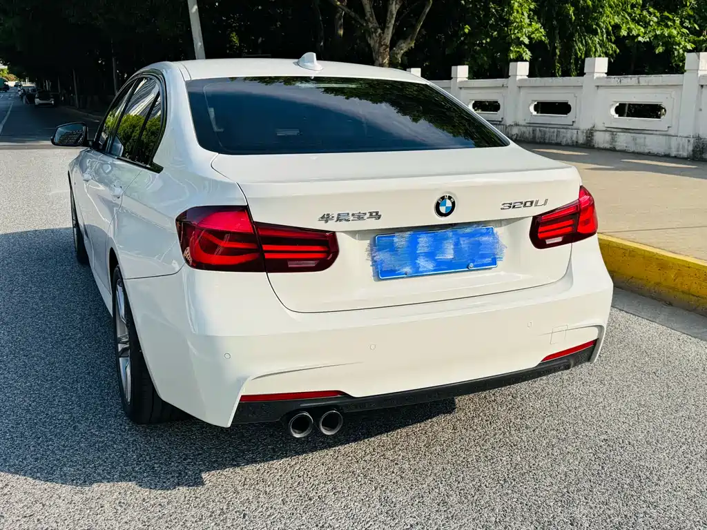BMW 3 Series 2019 — фото 10
